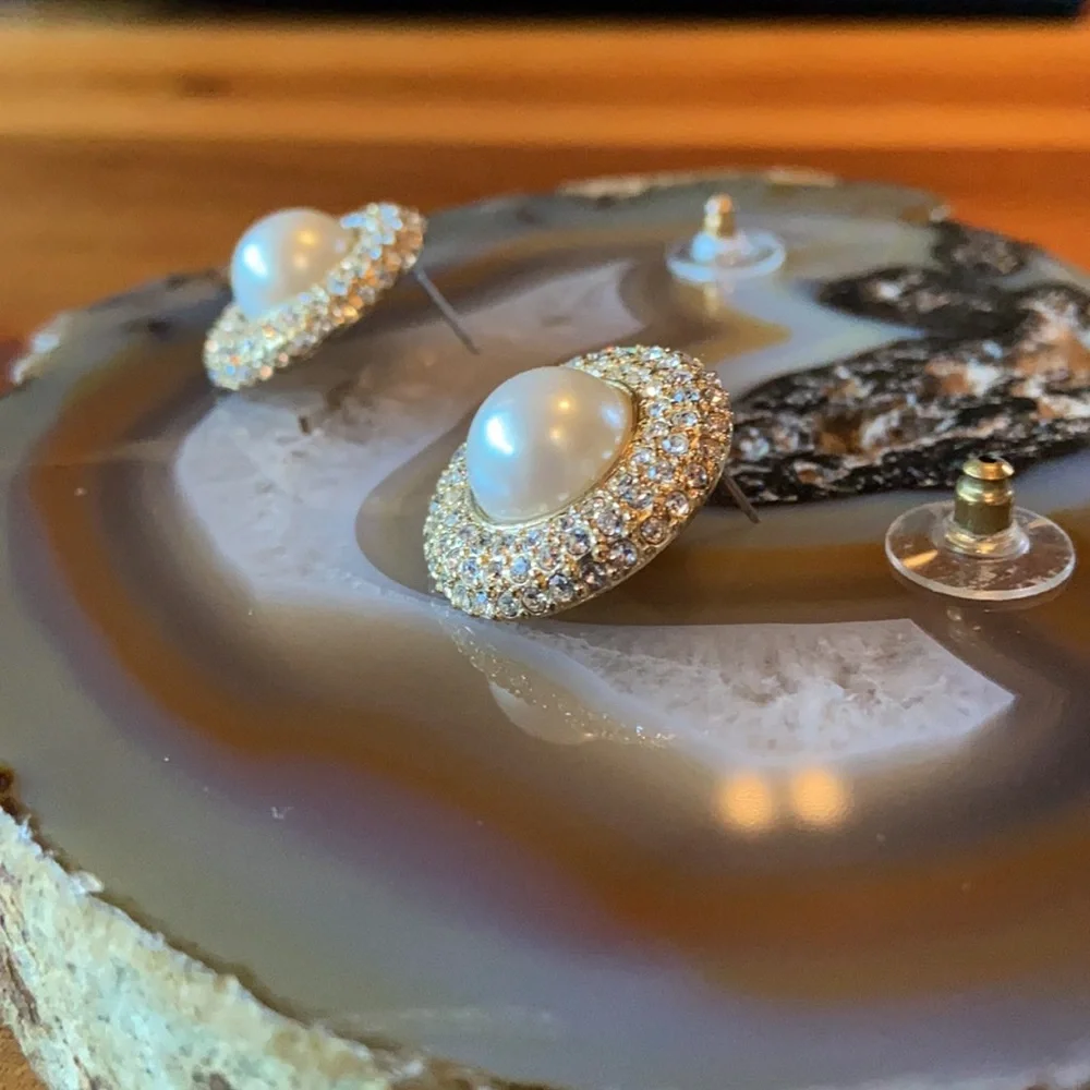 Do not share its relisting Pearl & rhinestone Gold statement earrings GUC 1” - Picture 5 of 15